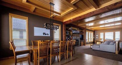 The Trail House | 7BR Sleeps 18 | Spacious Retreat