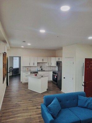 Living area - Cozy 1-bedroom apartment in quaint Windber with AC. A small deck to relax on. (Windber)