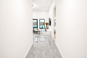 Interior - Modern 4BR Home Near DAL Airport & Top Attractions (Dallas)