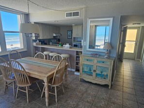 Dining - Dazzling Oceanfront Condo - CT Unit 401 (New Smyrna Beach)
