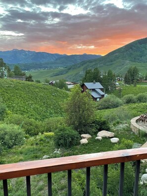House, 3 Bedrooms | Property grounds - Sleeps 14, 3 Bedroom Home, Large Private Deck, on (Crested Butte)