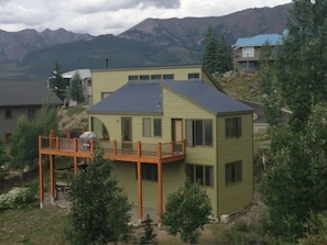 Exterior - Sleeps 14, 3 Bedroom Home, Large Private Deck, on (Crested Butte)