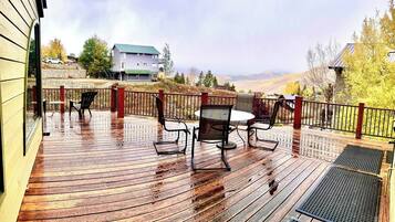 House, 3 Bedrooms | Outdoor dining