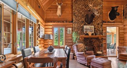 Waterfront Log Cabin for Nature Lovers,moments with family friends, Spa Sleep 8