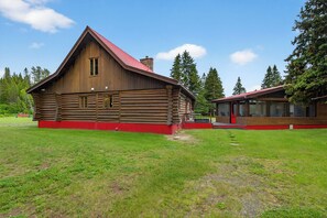 Exterior -  Waterfront Log Cabin for Nature Lovers,moments with family friends, Spa Sleep 8 (Wayerton)