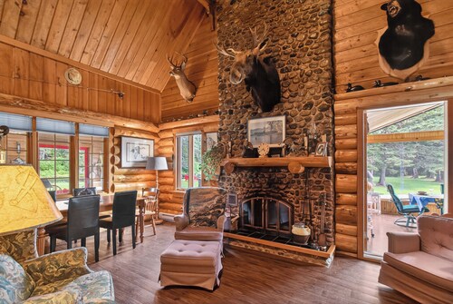  Waterfront Log Cabin for Nature Lovers,moments with family friends, Spa Sleep 8