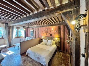 1 Schlafzimmer, BĂŒgeleisen/BĂŒgelbrett, WLAN, BettwĂ€sche