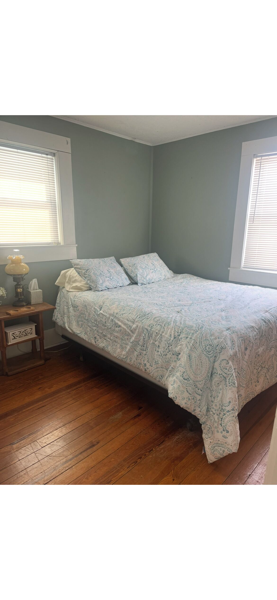 3 bedrooms, internet, bed sheets