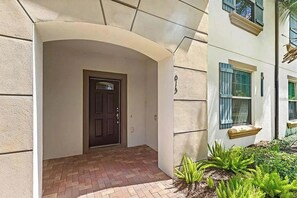 Exterior - 5 BD/ 4.5 BA/ Windsor at Westside (2015 MD) (Kissimmee)