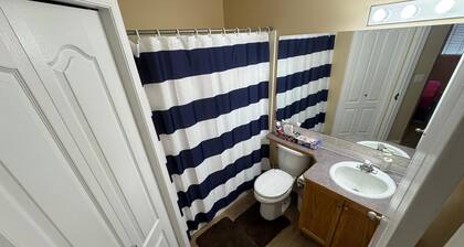 Cozy 2 Bedroom Suite Near Sylvan lake
