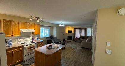 Cozy 2 Bedroom Suite Near Sylvan lake