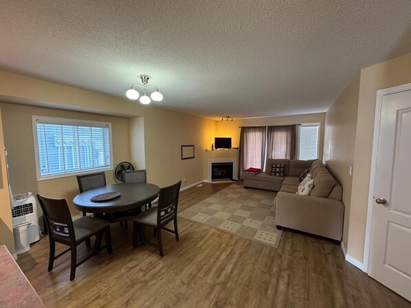 Living area - Cozy 2 Bedroom Suite Near Sylvan lake (Sylvan Lake)