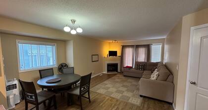Cozy 2 Bedroom Suite Near Sylvan lake