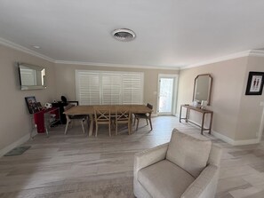 Interior - Delightful relaxation home in the best neighborhood In Fort Lauderdale! (Fort Lauderdale)