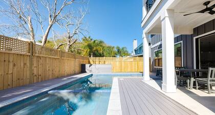 4BR Beach Luxury • Pool, Hot Tub + Game Room