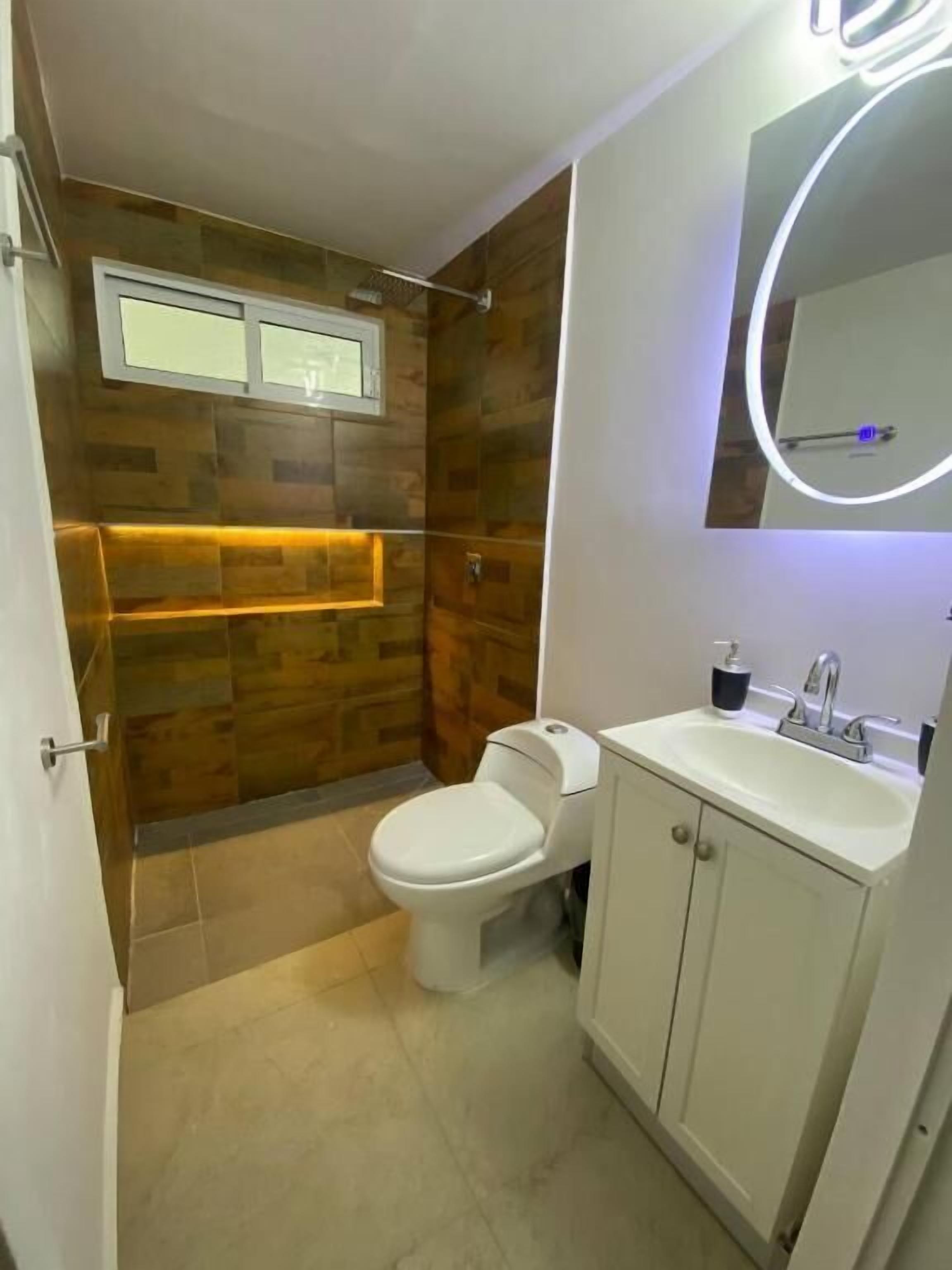 Junior Suite, 1 Bedroom, Private Bathroom | Bathroom