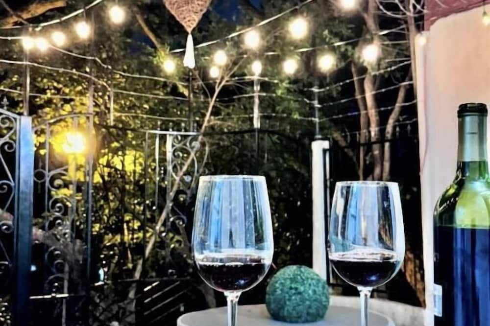 Divine Garden Suites