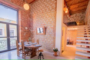 Dining - Loft histórico con balcones y terraza común #112 (Heroica Puebla de Zaragoza)