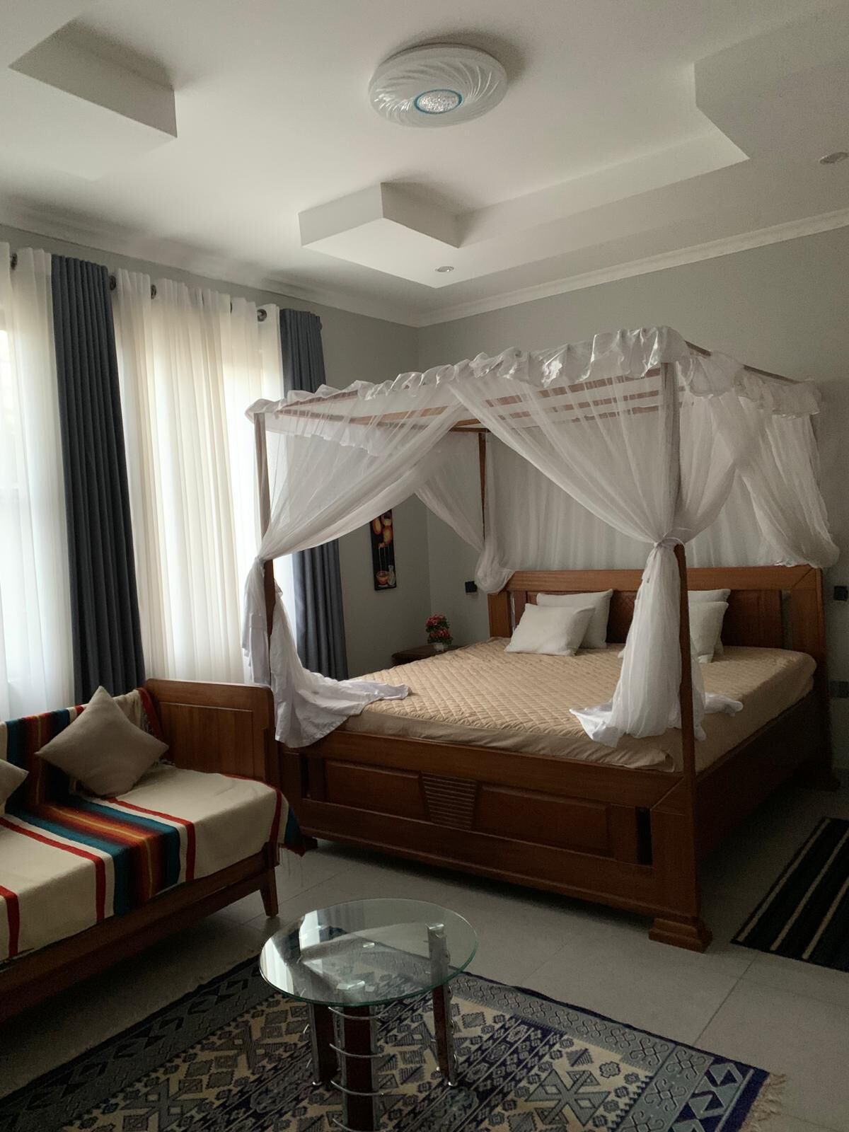 4 bedrooms, iron/ironing board, free WiFi