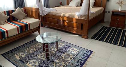 Modern Kagugu villa: ensuite bedrooms, bright spaces, secure, near golf club.