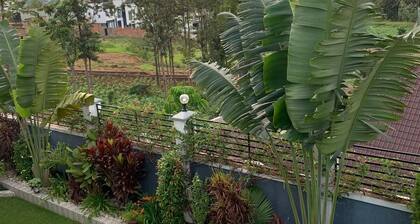 Modern Kagugu villa: ensuite bedrooms, bright spaces, secure, near golf club.
