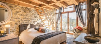 GITE COSY Spa 8 p dans elevage chevaux merens face Panorama Pyrénées PLEIN SUD