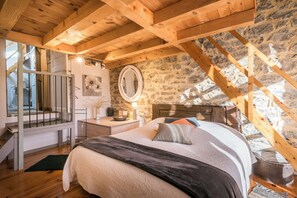 Room - Vrbo Property (LASSERRE)