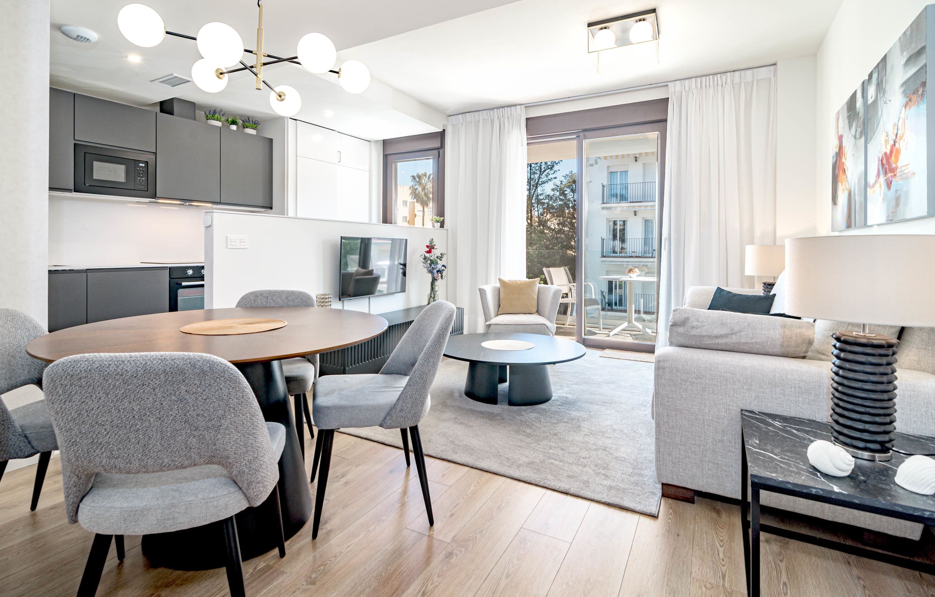 Apartment (3 Bedrooms) | Front of property