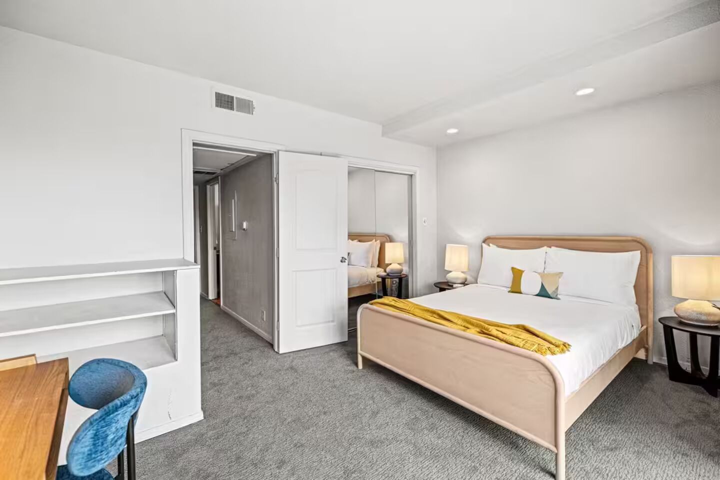2 chambres, fer et planche à repasser, Wi-Fi, draps fournis