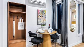 Studio (1 Bedroom) | Interior