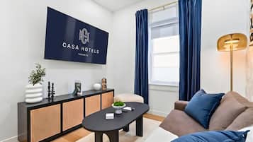 Studio (2 Bedrooms) | Front of property