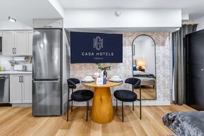 Studio (0 Bedroom) | Interior - The Mccaul Lower Level Suite Fifa World Cup (Toronto)