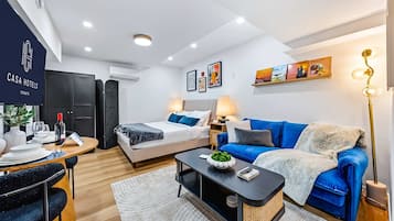 Studio (0 Bedroom) | Front of property