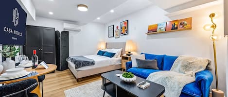Studio (0 Bedroom) | Front of property