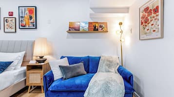 ์คํ๋์ค (0 Bedroom) | ๋ด๋ถ