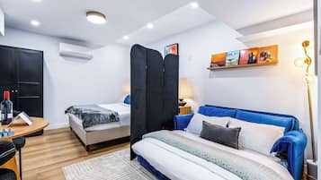 Studio (0 Bedroom) | Interior