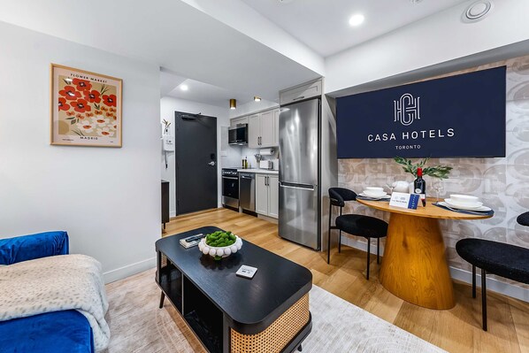 Interior - The Mccaul Cozy Basement Studio in Heart of DT (Toronto)