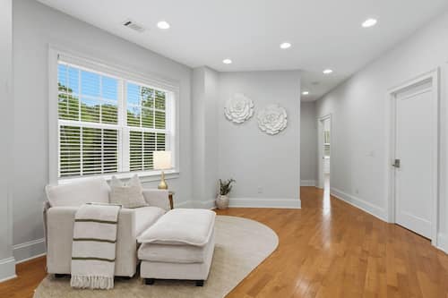 House (5 Bedrooms) | Interior