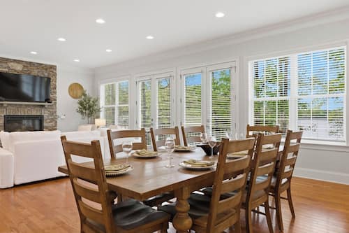 House (5 Bedrooms) | Interior