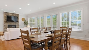 House (5 Bedrooms) | Interior - Montclair Manor by Avantstay Lakefront Retreat Dock + Hot Tub + Firepit + Game Room (Mooresville)