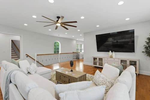 House (5 Bedrooms) | Interior