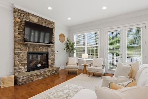 House (5 Bedrooms) | Interior