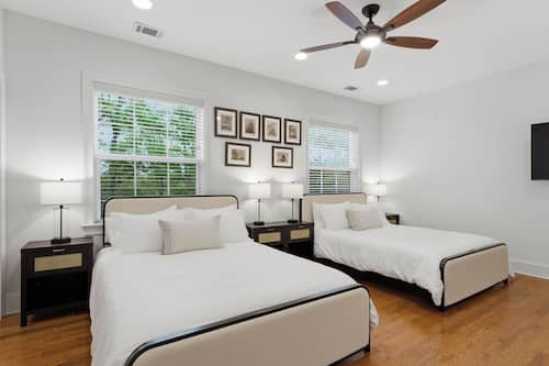 House (5 Bedrooms) | Interior