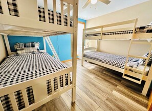 2 bedrooms, iron/ironing board, WiFi, bed sheets - Lightkeeper's Nest ~ Condo + Pool Hot Tub & Sauna (Port Clinton)