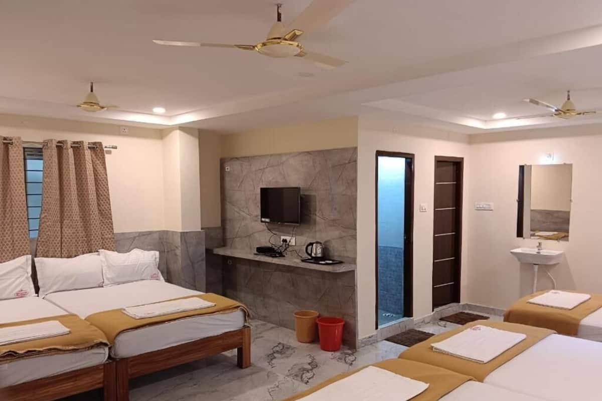 Chambre quadruple, balcon, vue sur la montagne | AccĂšs au Wi-Fi (inclus)