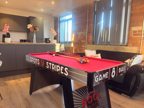 Game room - Winter Stays, Pool, Wi-fi, Parking, 3double Beds (Bradford)