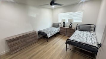 3 chambres, fer et planche Ă repasser, Wi-Fi, draps fournis