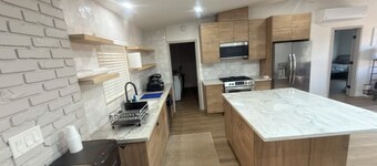 House in El Cajon with AC + 75 inch TV for relaxing stays