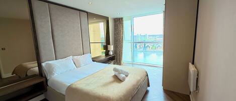 2 bedrooms, iron/ironing board, Internet