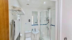 Bathroom - Wake Up to Waterfront Views | Cozy & Modern Stay (London)